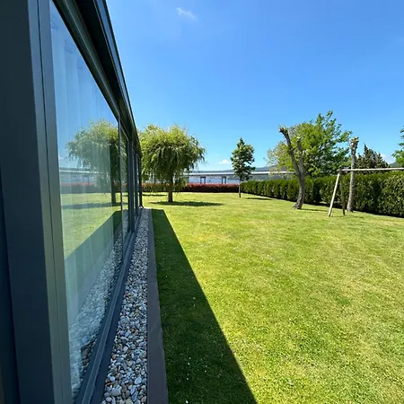Casita Invitados Con Jardin Y Piscina Compartidos 노야
